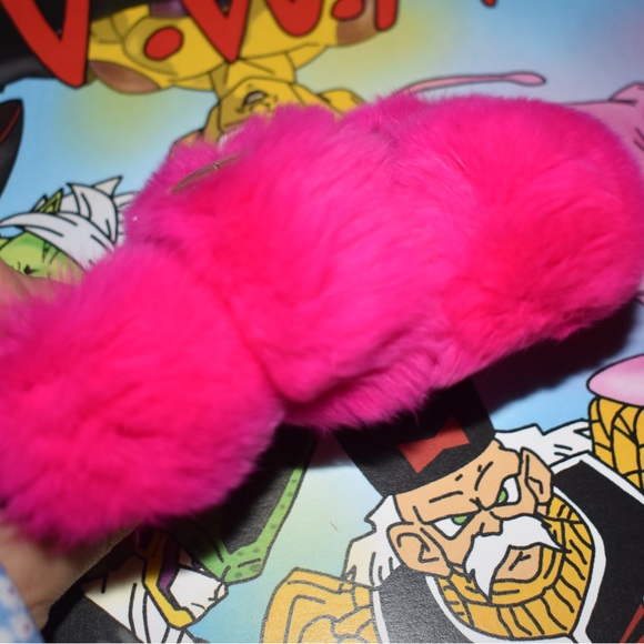 Pink Fluffy Puff Claw Clip - Picture 2 of 5